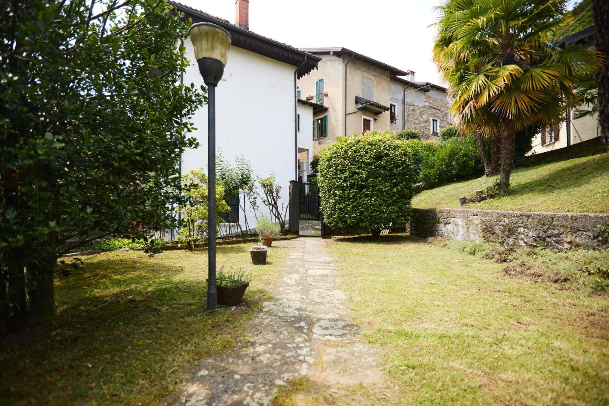 Villa Di Paese - Splendida Vista Lago Maggiore Oggebbio Exterior photo
